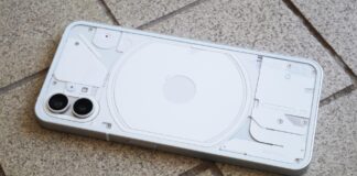 nothing-phone-(1)-prosel-crash-testem:-predni-strana-je-tvrdsi,-nez-ta-zadni