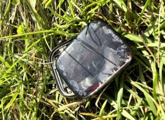 apple-watch-se-prehraly-na-zapesti-uzivatele-a-pozdeji-explodovaly