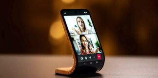 motorola-ma-nyni-flexibilni-smartphone,-ktery-se-muze-omotat-kolem-vaseho-zapesti