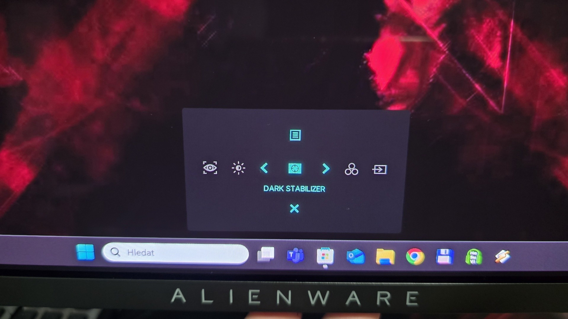 Alienware AW2725Q recenze