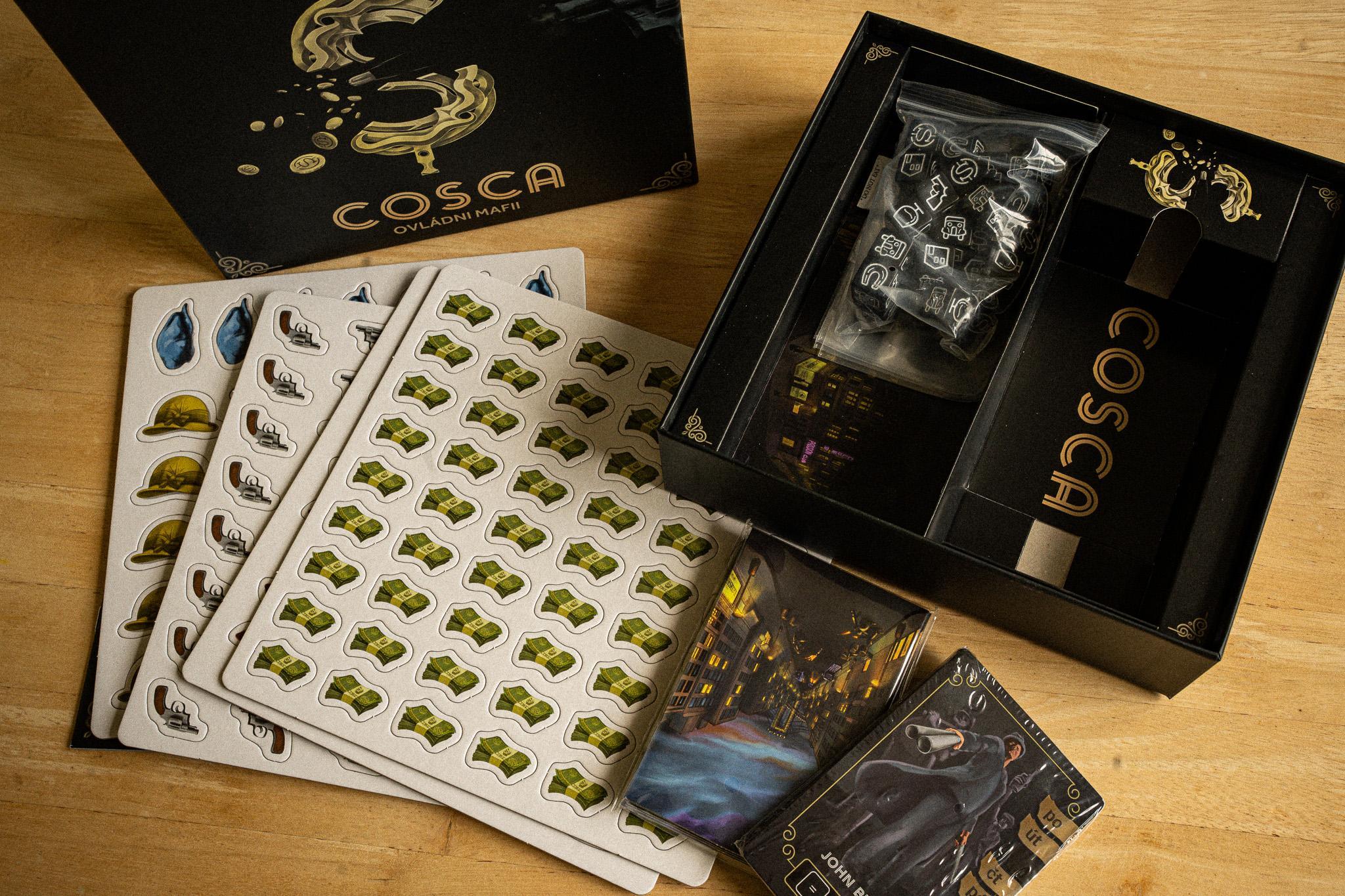 DESKOVKA: Cosca: Vládce podsvětí mezi kartami a kostkami 1 DSC03671 1
