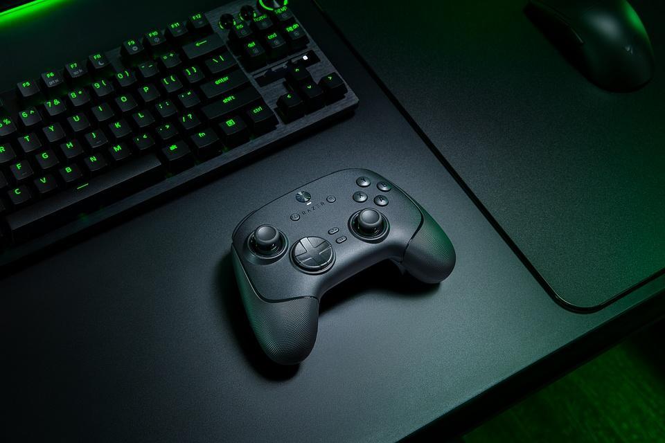 Razer představuje Wolverine V3 Pro 8K: Nejrychlejší a nejlehčí bezdrátový esportový ovladač 1 Razer Wolverine V3 Pro 8K