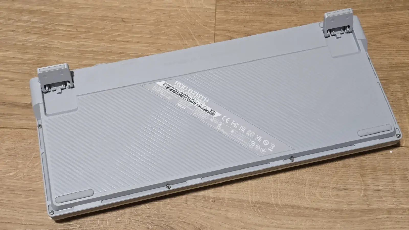ASUS ROG Azoth 75% Wireless recenze