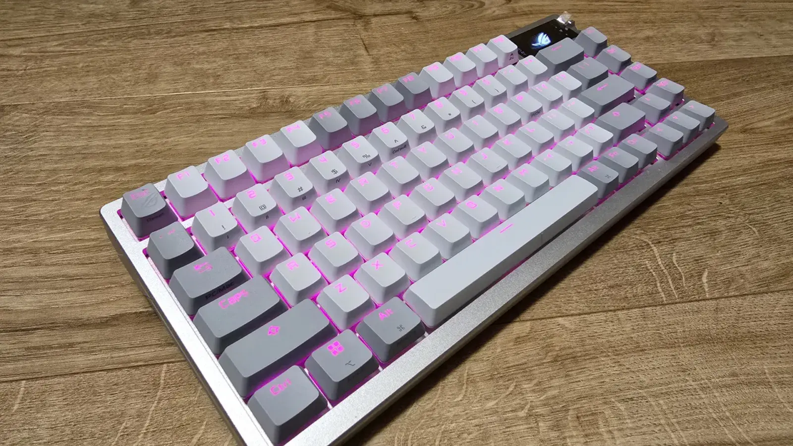 ASUS ROG Azoth 75% Wireless recenze