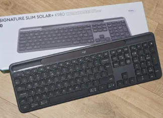 recenze:-logitech-signature-slim-solar+-k980-–-kdyz-svetlo-pohani-produktivitu