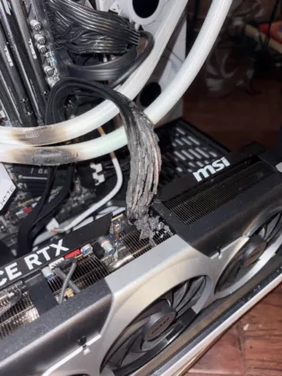 sp&aacute;len&yacute; 16pinov&yacute; konektor RTX 5090