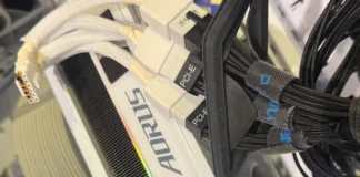 Nvidia GeForce RTX 5090 Adaptery pro 16pinový spálený konektor