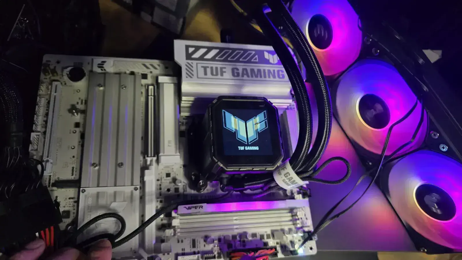 RECENZE: ASUS TUF Gaming X870-Pro WiFi7 W Neo - Skvělý základ pro nejnovější Ryzen 13 ASUS TUF Gaming X870‑Pro WiFi7 W Neo recenze