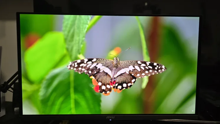 MSI MPG 272URX QD‑OLED recenze