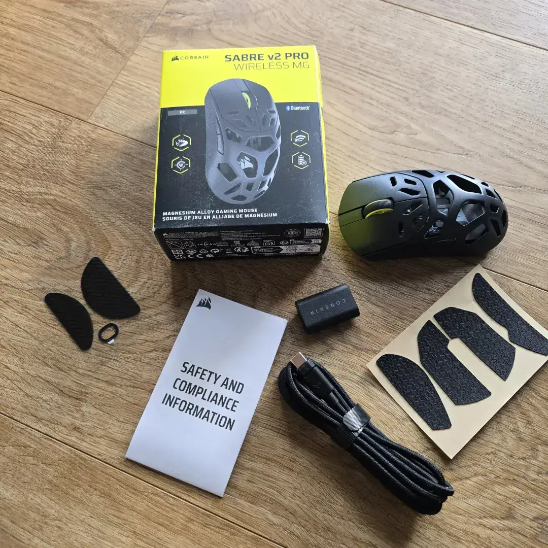 RECENZE: Corsair Sabre V2 Pro Wireless MG + MM Glass Large 1 RECENZE: Corsair Sabre V2 Pro Wireless MG + MM Glass Large
