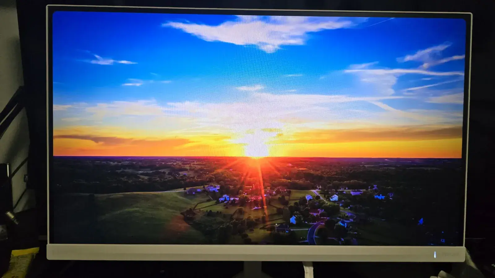 Philips Evnia 27M2N5201P monitor recenze