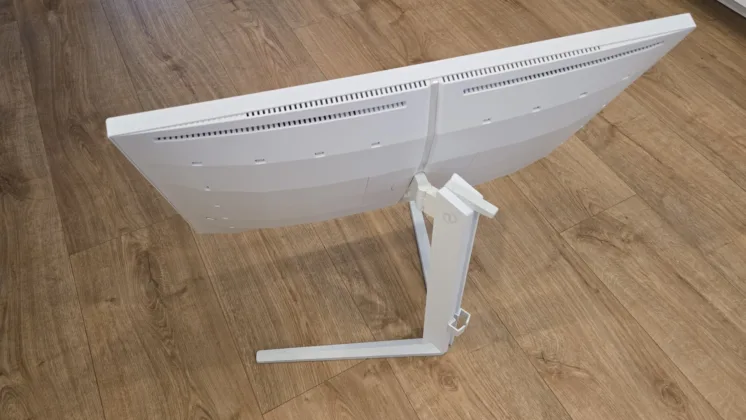Philips Evnia 27M2N5201P monitor recenze