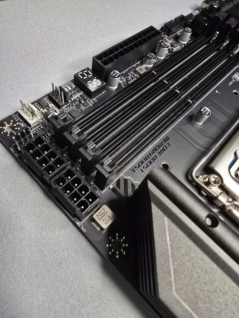 RECENZE: MSI MAG Z890 Tomahawk WIFI II - Silná deska pro náročné 4 MSI MAG Z890 Tomahawk WIFI II recenze
