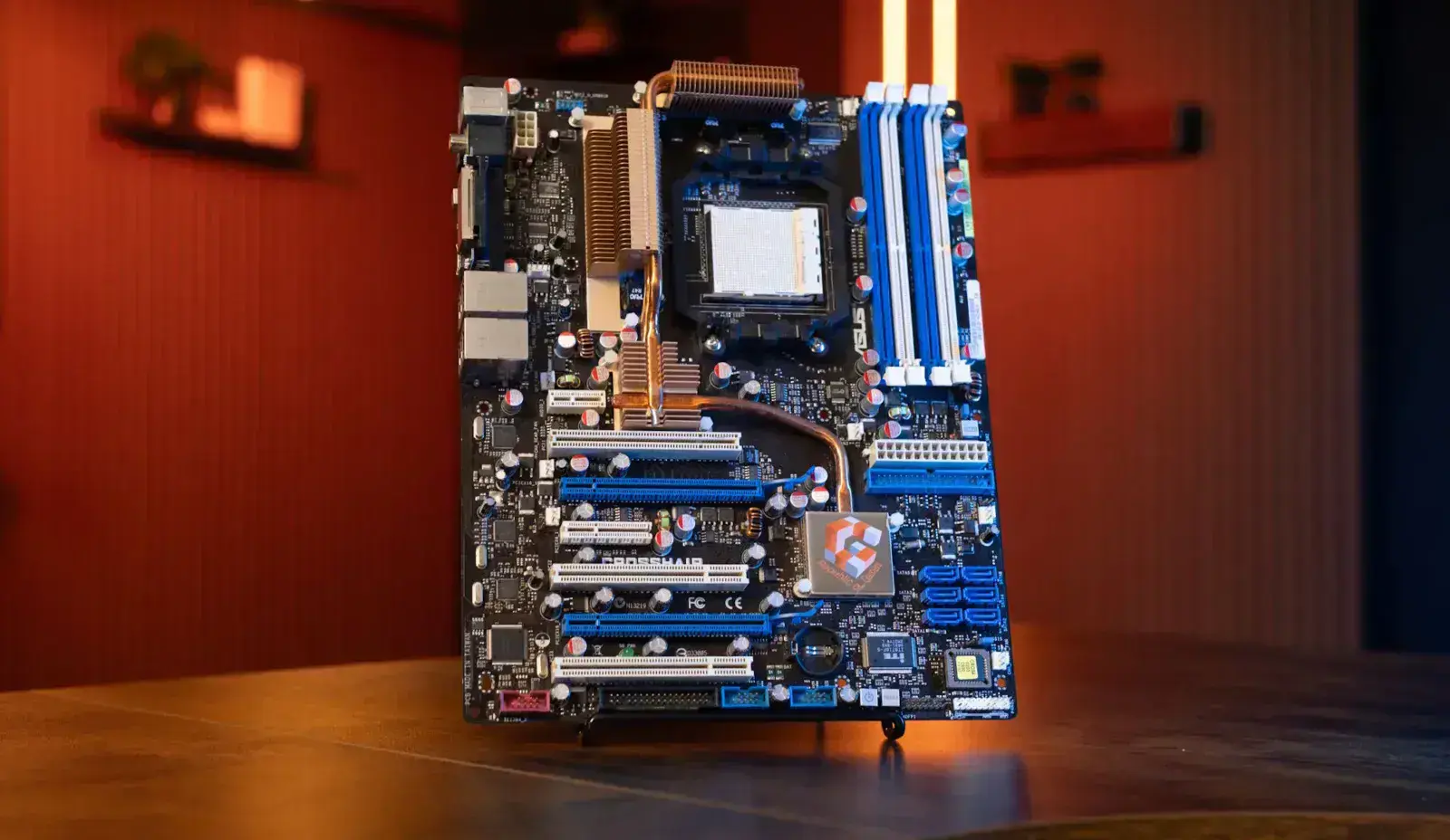 ASUS oživuje legendární základní desku ROG Crosshair 2006 v měděné retro edici 1 ASUS ROG Crosshair 2006 Motherboard 4
