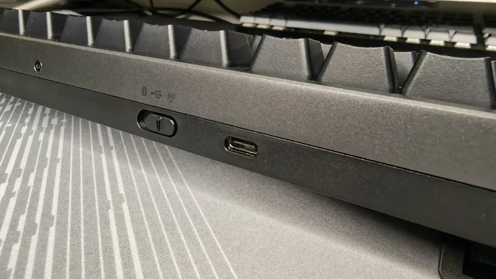 ASUS ROG Strix Morph 96 Wireless klávesnice recenze