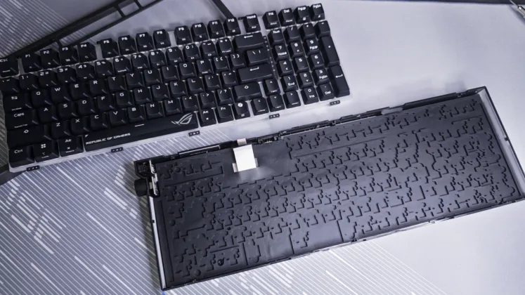 ASUS ROG Strix Morph 96 Wireless kl&aacute;vesnice recenze