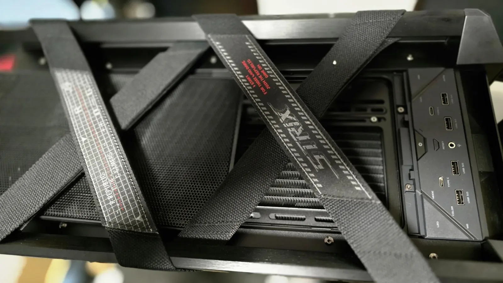 ASUS ROG Strix Helios II Recenze