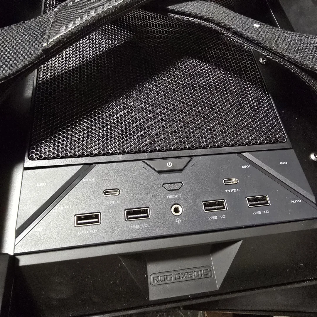 ASUS ROG Strix Helios II Recenze