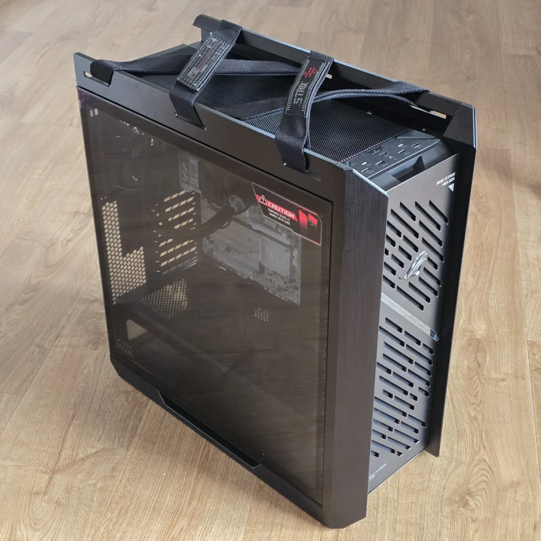 ASUS ROG Strix Helios II Recenze