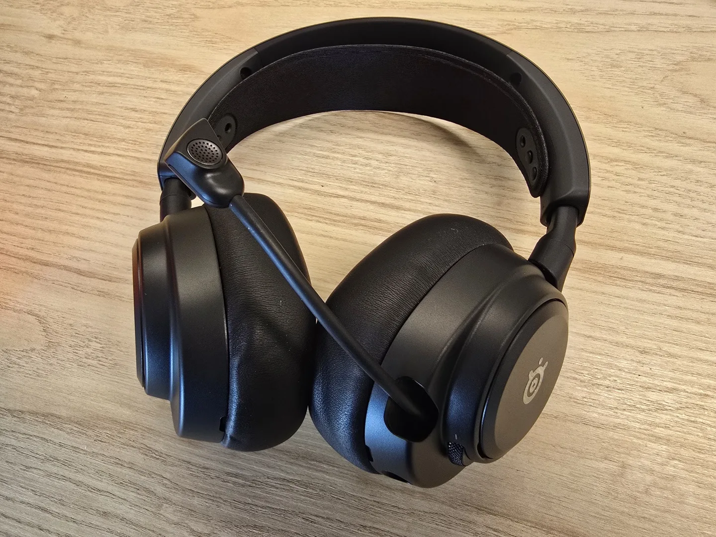 SteelSeries Arctis Nova Pro Omni recenze