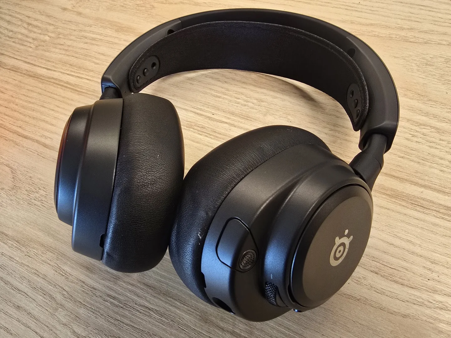 SteelSeries Arctis Nova Pro Omni recenze