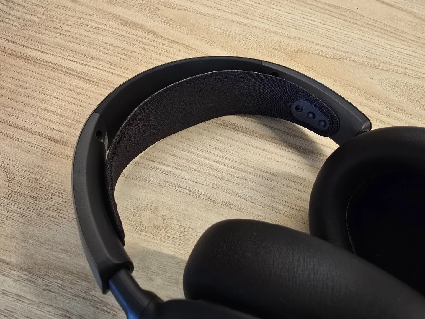 SteelSeries Arctis Nova Pro Omni recenze