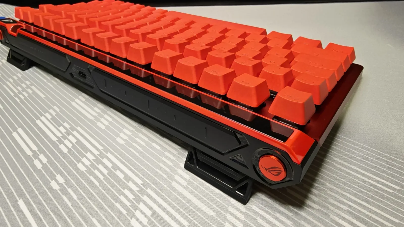 ASUS ROG Falchion ACE 75 HE Recenze
